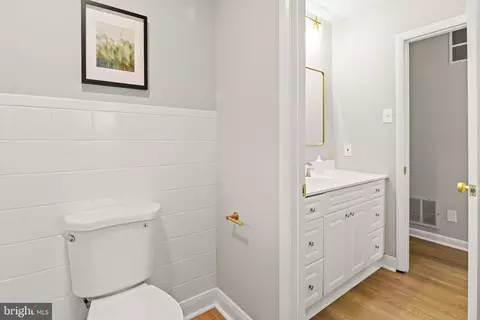 Bath - 507 Williamsburg Ln, Odenton, MD 21113 photo 3 of 4