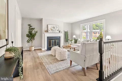 Living - 507 Williamsburg Ln, Odenton, MD 21113 photo 1 of 9