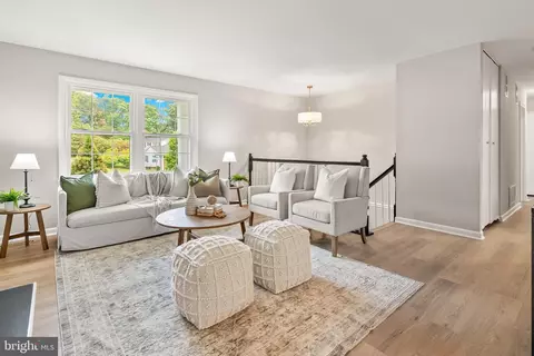 Living - 507 Williamsburg Ln, Odenton, MD 21113 photo 3 of 9