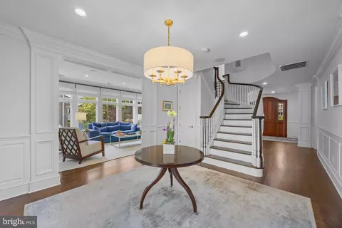 Entry Way - 14 E Lake Dr, Annapolis, MD 21403 photo 2 of 4