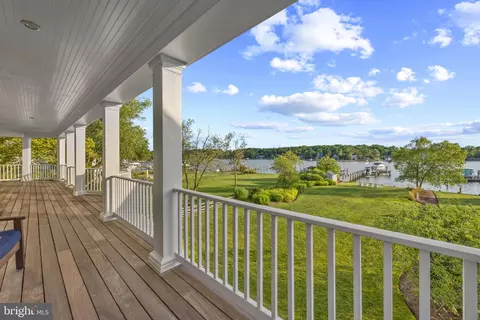 Exterior - 14 E Lake Dr, Annapolis, MD 21403 photo 7 of 7