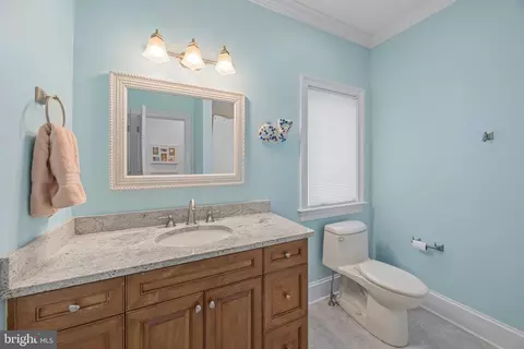 Bath - 14 E Lake Dr, Annapolis, MD 21403 photo 4 of 4