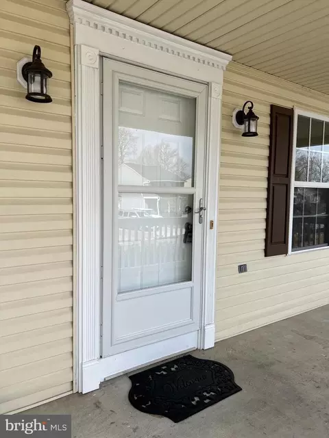 Exterior - 7772 Old House Rd, Pasadena, MD 21122 photo 2 of 4