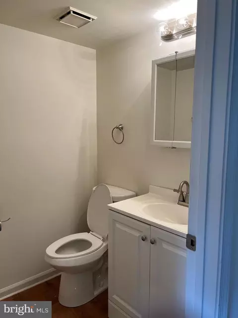 Bath - 7772 Old House Rd, Pasadena, MD 21122 photo 1 of 2