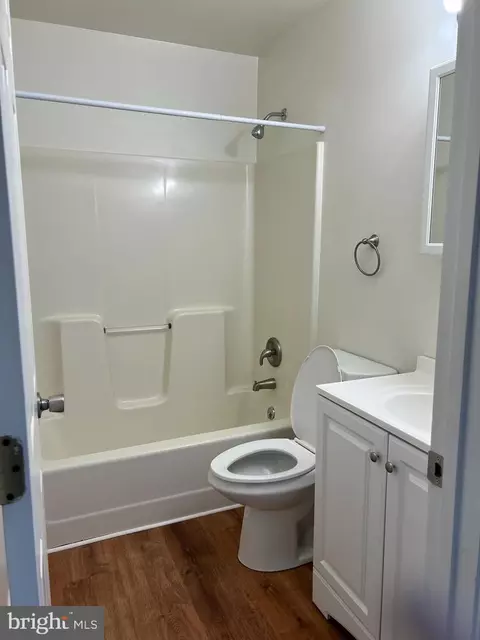 Bath - 7772 Old House Rd, Pasadena, MD 21122 photo 2 of 2