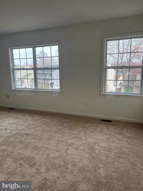 Living - 7772 Old House Rd, Pasadena, MD 21122 photo 2 of 2