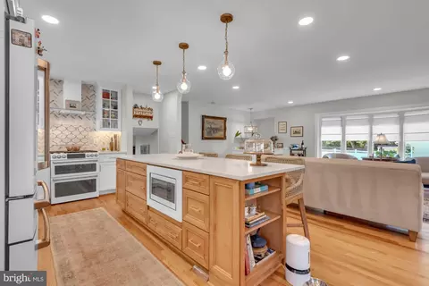 Kitchen - 1 King Ct, Annapolis, MD 21401 photo 4 of 5