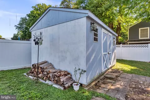 Exterior - 1 King Ct, Annapolis, MD 21401 photo 7 of 14