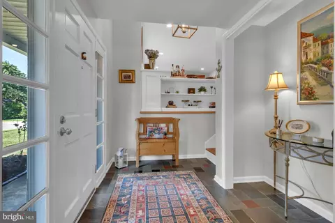 Entry Way - 1 King Ct, Annapolis, MD 21401 photo 1 of 3