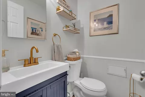 Bath - 1 King Ct, Annapolis, MD 21401 photo 1 of 3