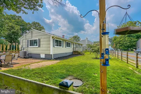 Exterior - 1813 Potomac Rd, Edgewater, MD 21037 photo 3 of 6