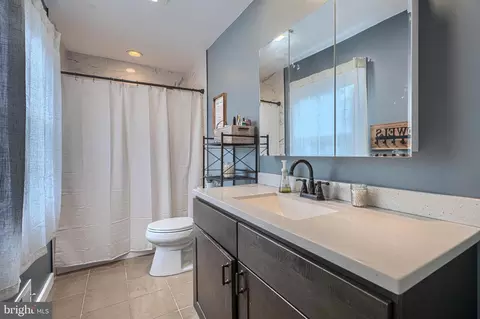 Bath - 1813 Potomac Rd, Edgewater, MD 21037 photo 2 of 5