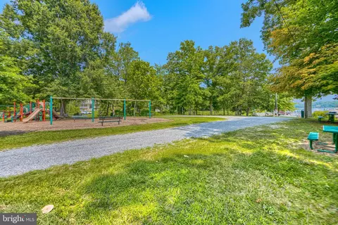 Exterior - 1813 Potomac Rd, Edgewater, MD 21037 photo 6 of 6