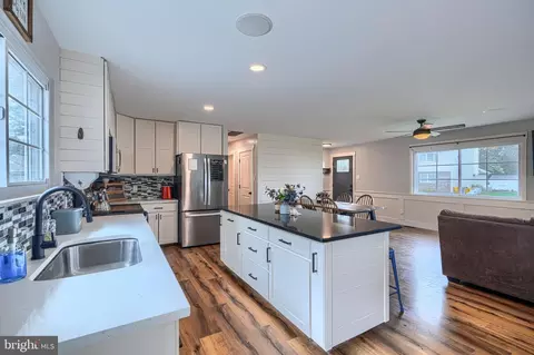 Kitchen - 1813 Potomac Rd, Edgewater, MD 21037 photo 3 of 6