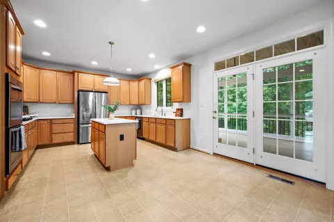 Kitchen - 1702 Jonafree Ct, Odenton, MD 21113 photo 3 of 3