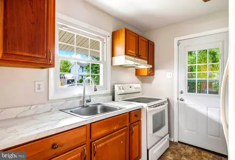 Kitchen - 1319 Tenbrook Rd, Odenton, MD 21113 photo 1 of 3