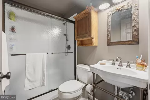 Bath - 224 Asbury Rd, Pasadena, MD 21122 photo 3 of 4