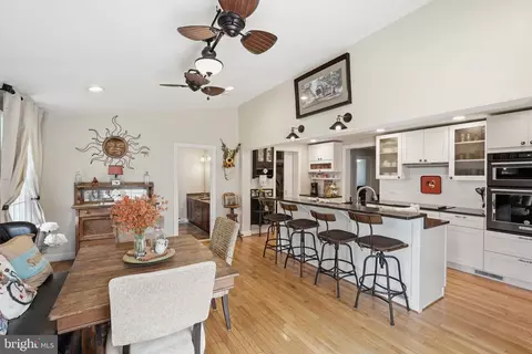 Kitchen - 1623 Shore Dr, Edgewater, MD 21037 photo 2 of 2