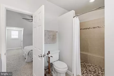 Bath - 1623 Shore Dr, Edgewater, MD 21037 photo 2 of 2