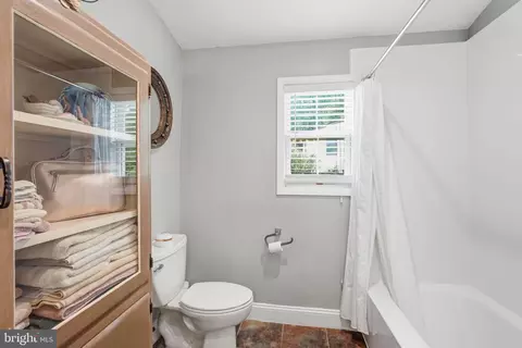 Entry Way - 1623 Shore Dr, Edgewater, MD 21037 photo 2 of 3