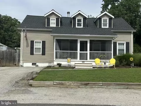 Exterior - 1623 Shore Dr, Edgewater, MD 21037 photo 2 of 8