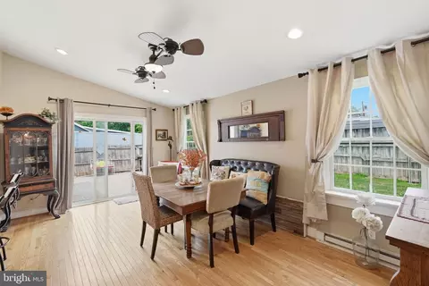 Dining - 1623 Shore Dr, Edgewater, MD 21037 photo 1 of 1