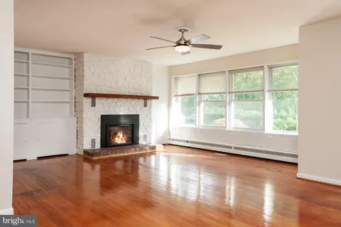 Living - 3 Sheridan Rd, Arnold, MD 21012 photo 2 of 11