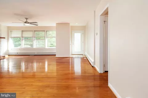 Living - 3 Sheridan Rd, Arnold, MD 21012 photo 3 of 11
