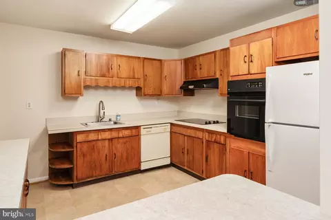Kitchen - 3 Sheridan Rd, Arnold, MD 21012 photo 2 of 6