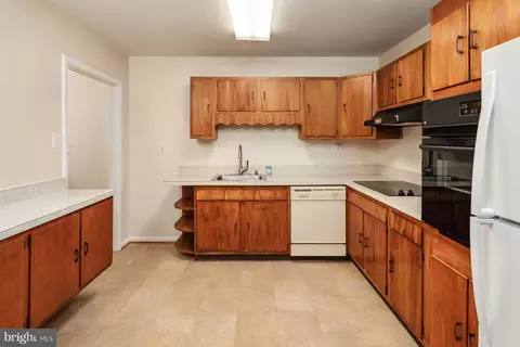 Kitchen - 3 Sheridan Rd, Arnold, MD 21012 photo 3 of 6