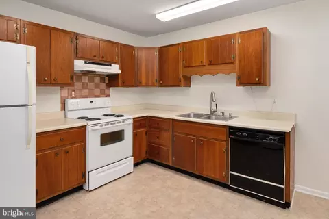 Kitchen - 3 Sheridan Rd, Arnold, MD 21012 photo 6 of 6