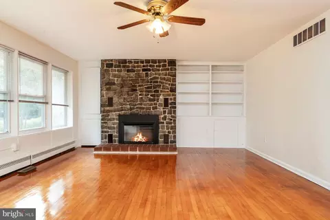 Living - 3 Sheridan Rd, Arnold, MD 21012 photo 5 of 11