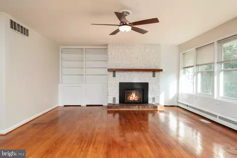 Living - 3 Sheridan Rd, Arnold, MD 21012 photo 1 of 11