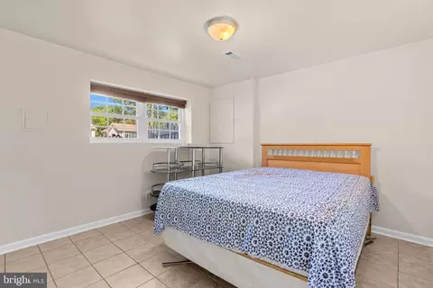 Bedroom - 7905 Marydell Ave, Pasadena, MD 21122 photo 1 of 6