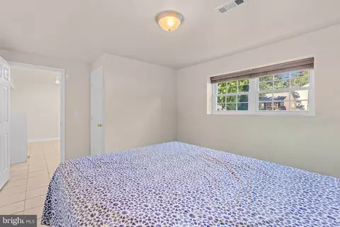 Bedroom - 7905 Marydell Ave, Pasadena, MD 21122 photo 5 of 6