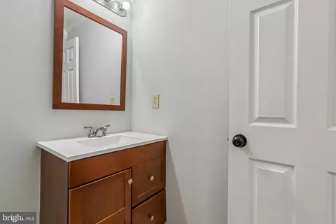 Bath - 8152 Hazy Dawn Ct, Pasadena, MD 21122 photo 6 of 6