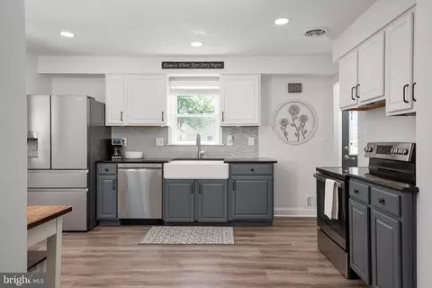 Kitchen - 249 Harlem Rd, Pasadena, MD 21122 photo 1 of 3