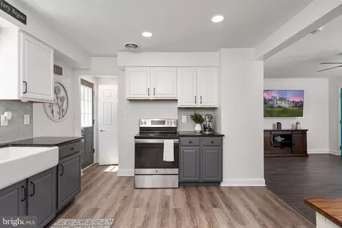 Kitchen - 249 Harlem Rd, Pasadena, MD 21122 photo 3 of 3