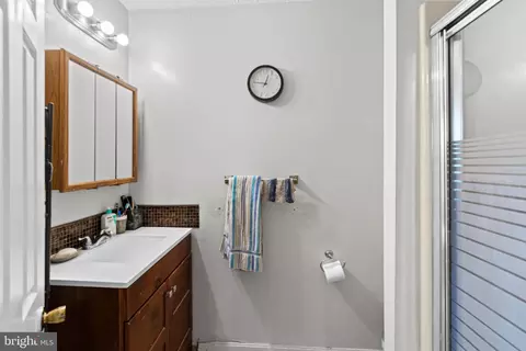 Bath - 1238 Holmespun Dr, Pasadena, MD 21122 photo 3 of 5