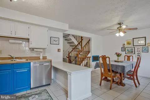 Dining - 8061 Croydon Way, Pasadena, MD 21122 photo 3 of 3