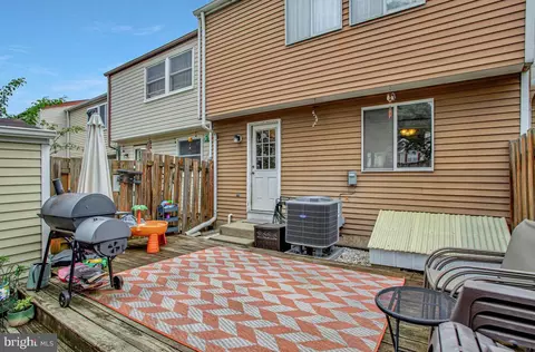 Exterior - 8061 Croydon Way, Pasadena, MD 21122 photo 6 of 8