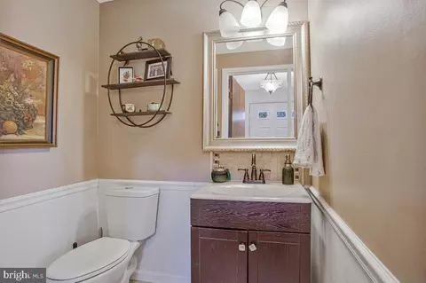 Entry Way - 8061 Croydon Way, Pasadena, MD 21122 photo 4 of 7