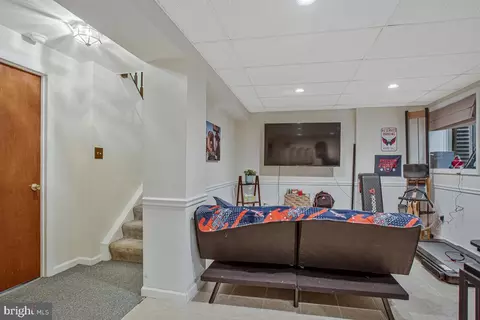 Entry Way - 8061 Croydon Way, Pasadena, MD 21122 photo 6 of 7