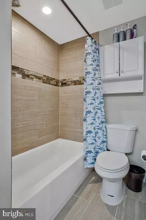 Bath - 802 207th St, Pasadena, MD 21122 photo 2 of 3