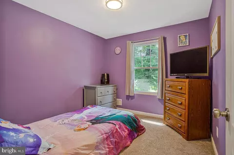 Bedroom - 802 207th St, Pasadena, MD 21122 photo 3 of 6