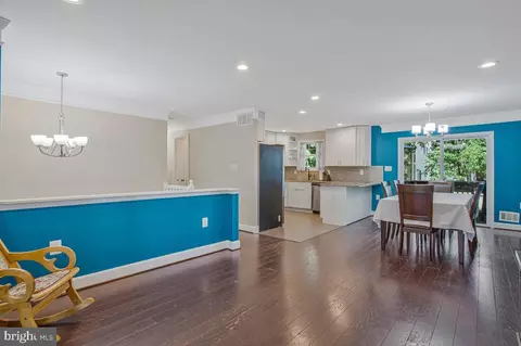Entry Way - 802 207th St, Pasadena, MD 21122 photo 3 of 4