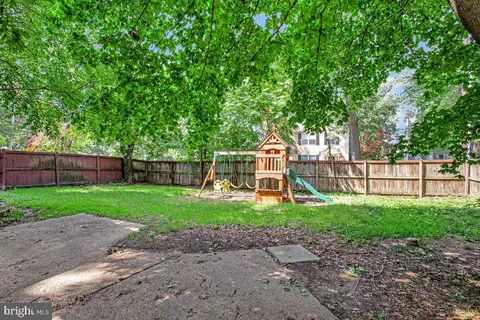 Exterior - 802 207th St, Pasadena, MD 21122 photo 5 of 7