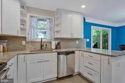 Kitchen - 802 207th St, Pasadena, MD 21122 photo 1 of 5