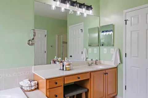 Bath - 249 Galewood Dr, Edgewater, MD 21037 photo 4 of 6