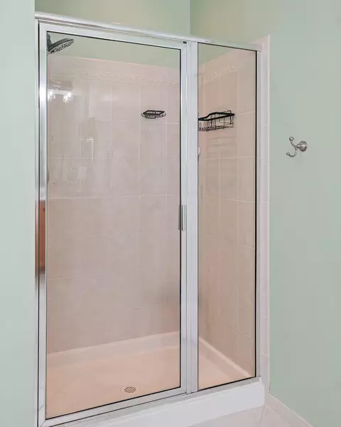 Bath - 249 Galewood Dr, Edgewater, MD 21037 photo 5 of 6